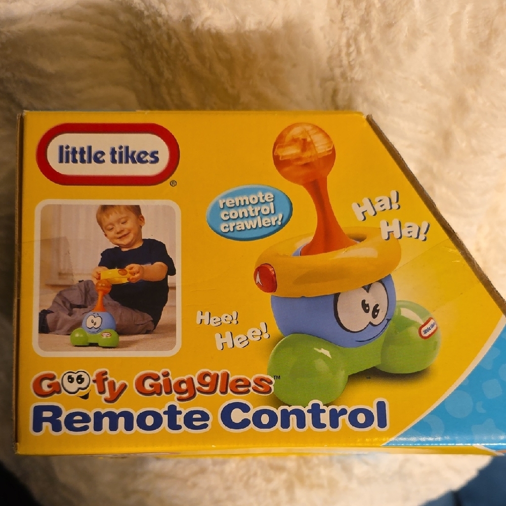 Little Tikes Goofy Giggles Remote Control Car - Blue and Green - Picture 4 of 4